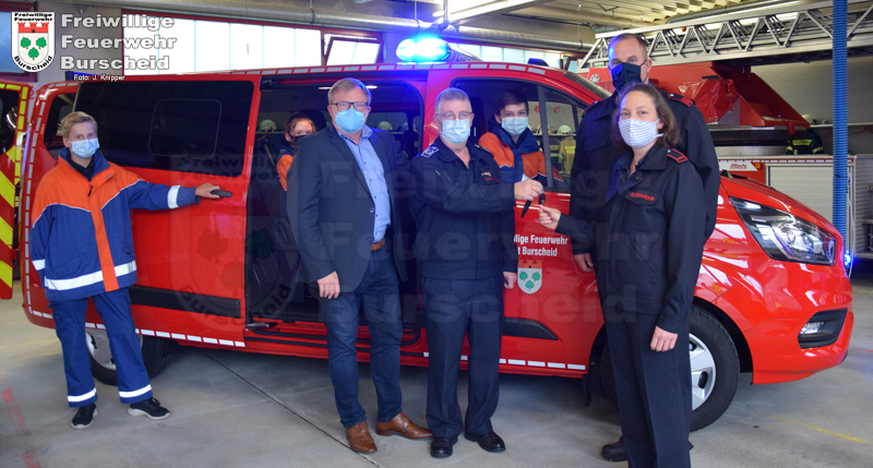 Schlüsselübergabe an die Jugendfeuerwehr